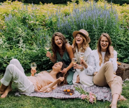 كلام عن الاصدقاء ومجموعة عبارات عن الأصدقاء